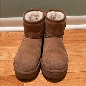 Girls Ugg Platform Boots, Size 4